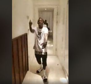 Patapaa shows gratitude to Adebayor and Funny Face in a video (1)